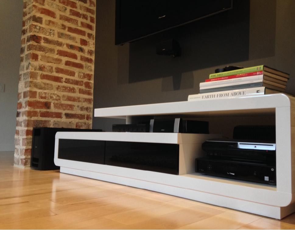 Innovative Trendy Modern White Lacquer TV Stands With Regard To D3033 Modern White Lacquer Tv Stand (View 4 of 50)