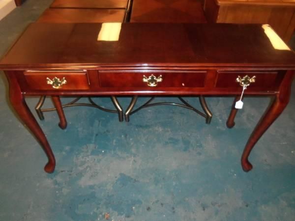 3 Drawer Cherry Sofa Table | The Jackpot New & Used Furniture Throughout Cherry Wood Sofa Tables (Photo 15 of 20)