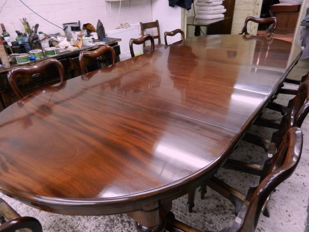Large Georgian Mahogany Antique Dining Table Oval Formed Extending Regarding Most Recent Mahogany Extending Dining Tables And Chairs (View 6 of 20)