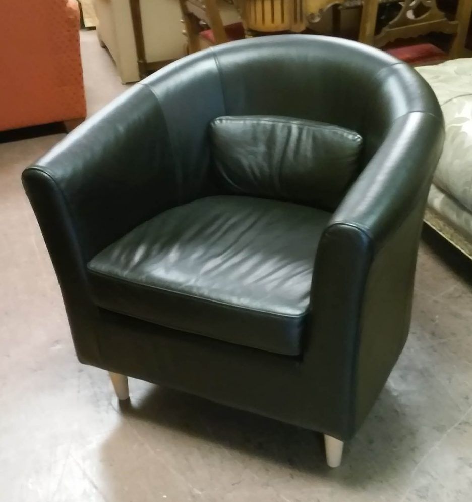 Accent Chairs Blue Leather Tub Chair Burgundy Tub Chair Large Tub With Loft Black Swivel Accent Chairs (Photo 14 of 20)