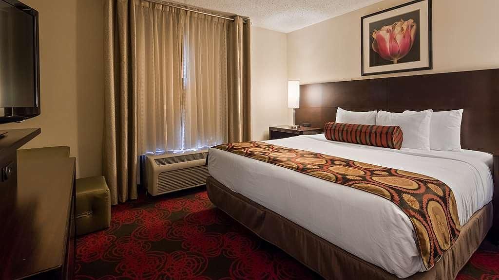 Hotel In Nashville | Best Western Suites Near Opryland Pertaining To Grainger Buffalo Check Blackout Window Curtains (View 24 of 25)
