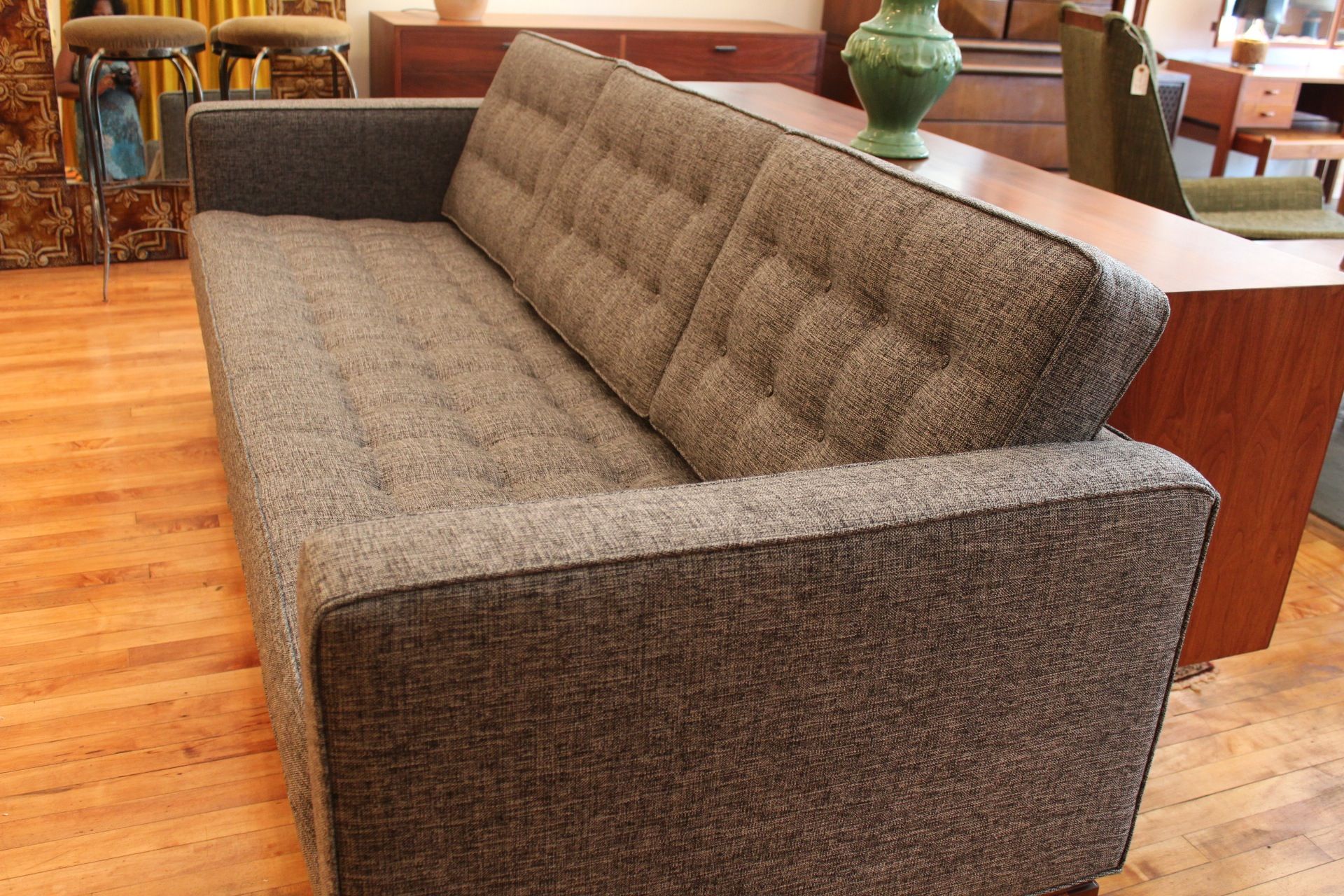 Florence Knoll Sofa Pertaining To Florence Sofas (View 7 of 15)