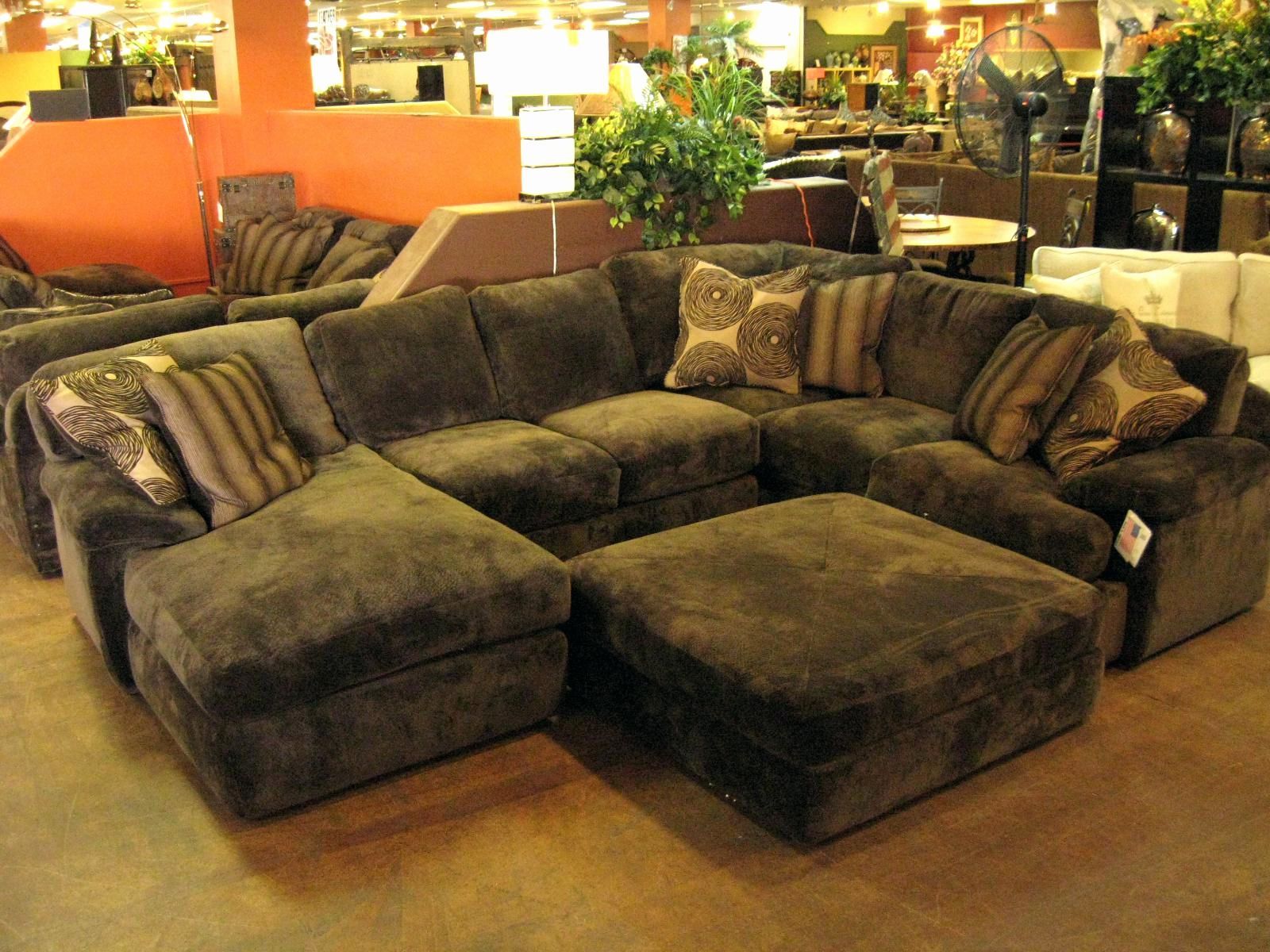 Idea Leather Sectional Sofas With Chaise Photos Leather In Large Sofa Chairs (View 7 of 15)