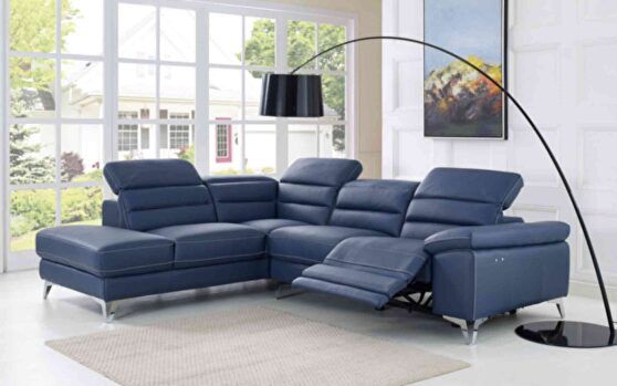 Sabrina Lf Black Sectional Sofa 667 (Sprangler) Meridian In Bloutop Upholstered Sectional Sofas (View 9 of 15)