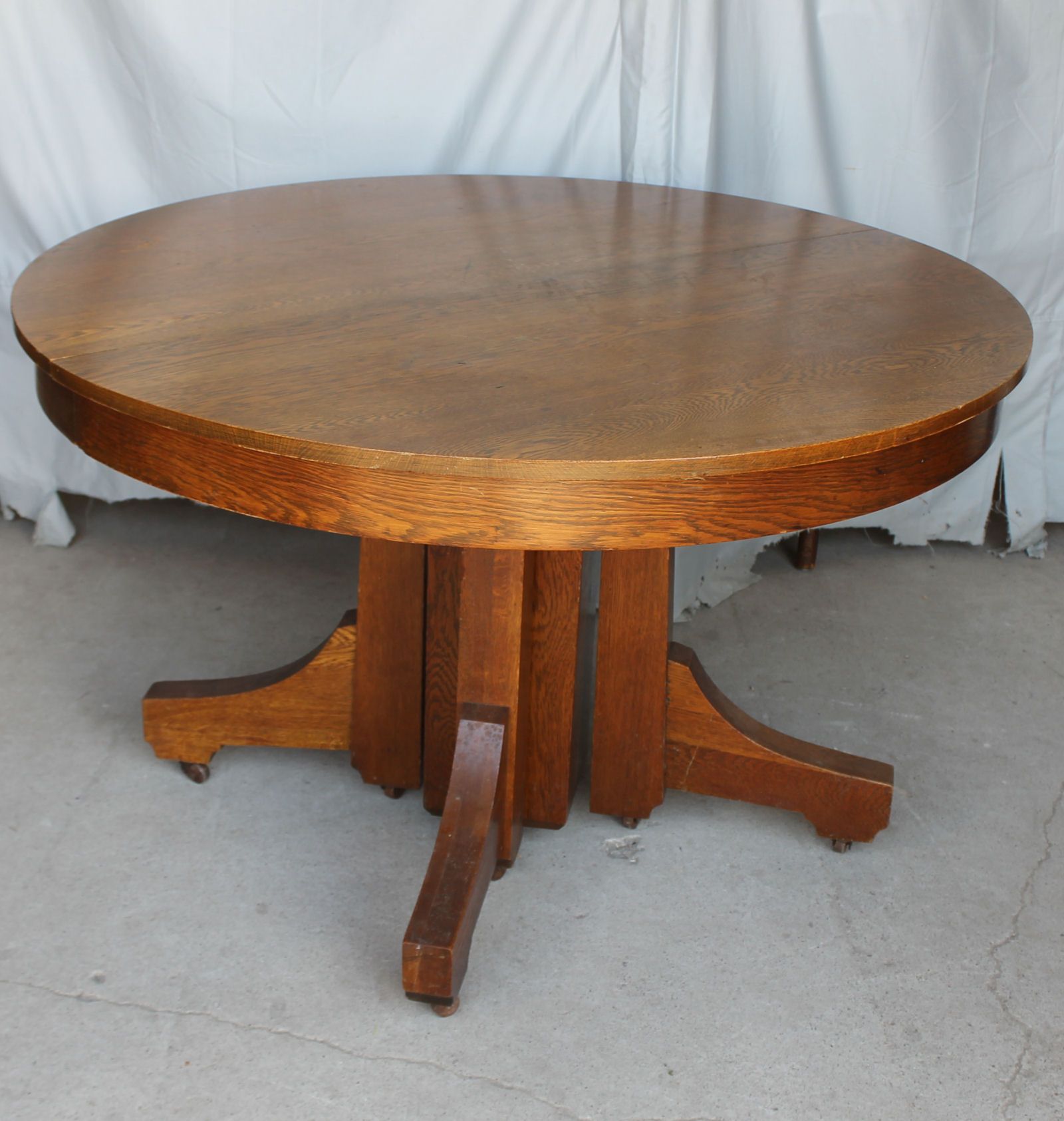 Bargain John'S Antiques | Antique Mission Style Round Oak Inside Most Up To Date Vintage Brown Round Dining Tables (View 9 of 15)