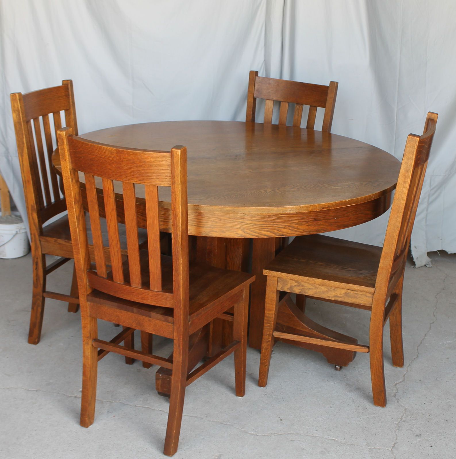 Bargain John'S Antiques | Antique Mission Style Round Oak Regarding Newest Vintage Brown Round Dining Tables (View 4 of 15)
