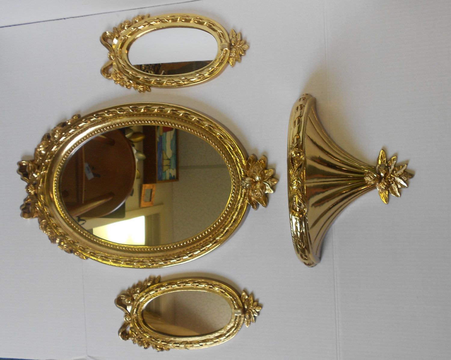 Set Of 3 Vintage Oval Wall Mirrors And Sconce,Three Wall Ornate Baroque Within Oval Wide Lip Wall Mirrors (View 15 of 15)