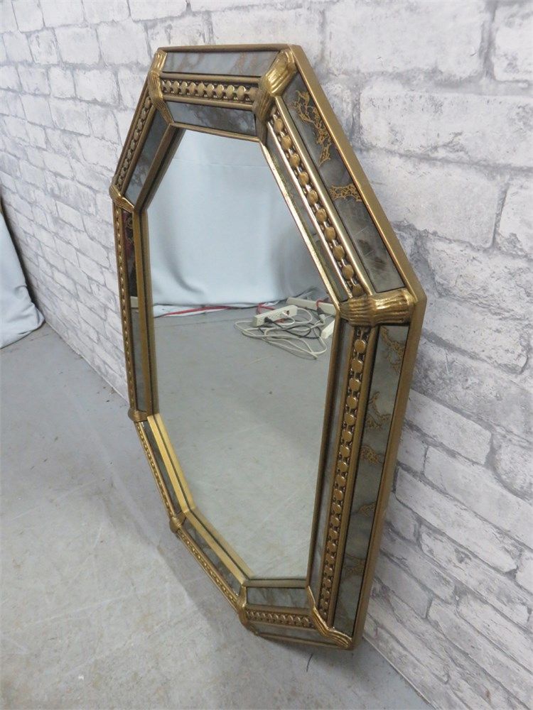Transitional Design Online Auctions – Octagonal Wall Mirror With Regard To Octagon Wall Mirrors (View 12 of 15)