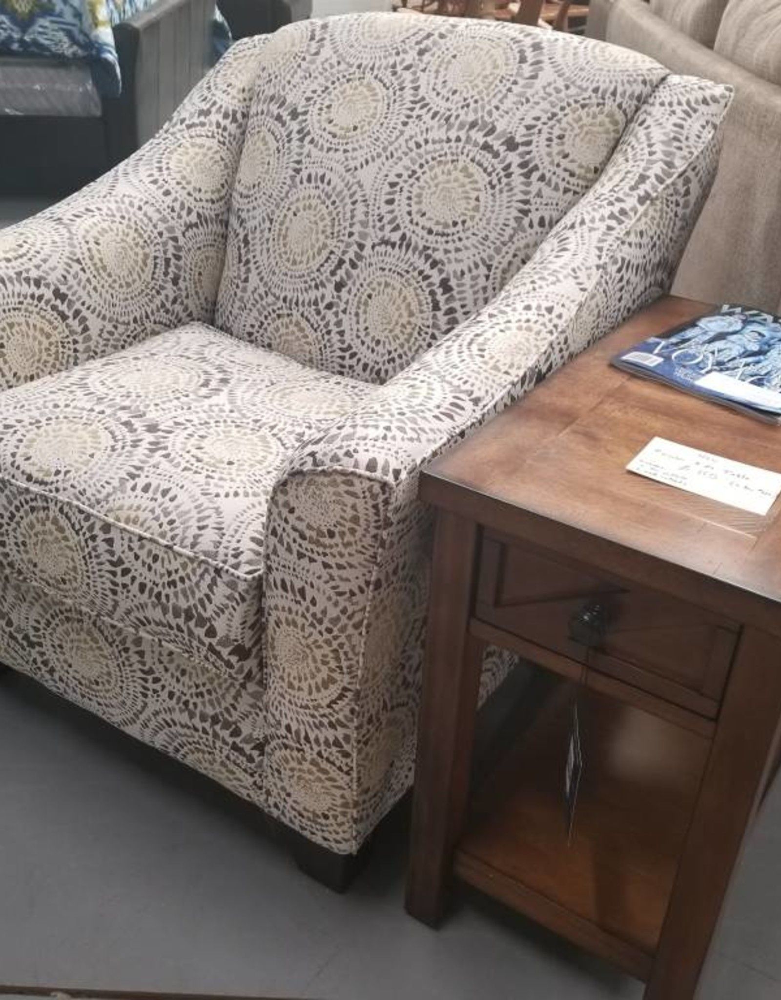 Antique Mosaic Accent Chair – Bargain Box And Bunks Inside Beige Mosaic Round Outdoor Accent Tables (View 13 of 15)