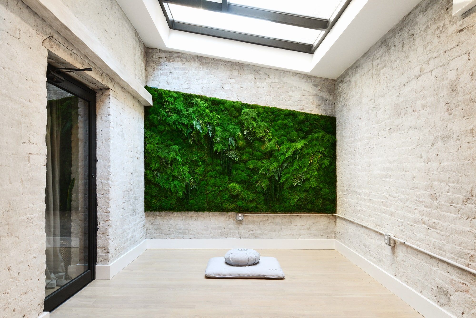 How To Build, Plant, And Maintain A Living Garden Wall At Home | Vogue With Regard To California Living Wall Art (View 11 of 15)