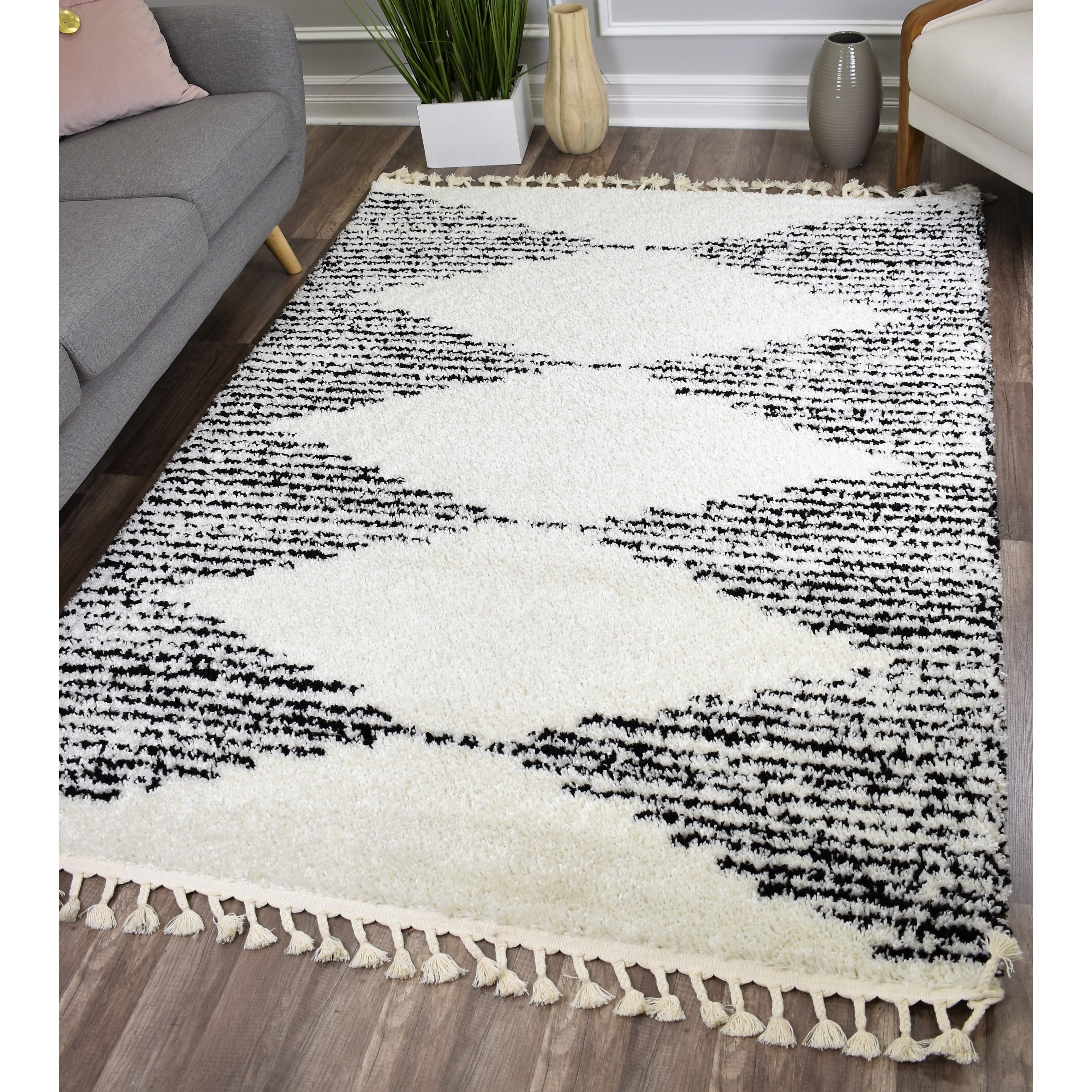 Cosmoliving Soft And Plush Geometric Moroccan Shag Tassel Area Rug – On  Sale – Overstock – 28240271 Regarding Pink Soft Touch Shag Rugs (View 14 of 15)