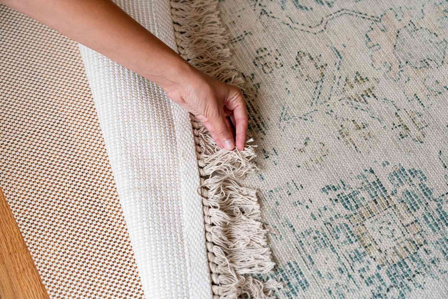 Hand Knotted Vs Hand Tufted Rugs: What'S The Difference? Throughout Hand Knotted Rugs (View 2 of 15)