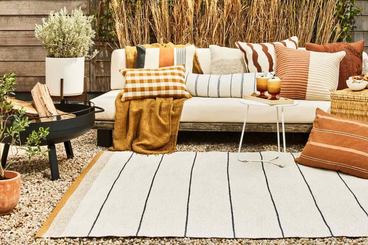 The 12 Best Outdoor Rugs Of 2023, According To Experts For Outdoor Rugs (Photo 2 of 15)