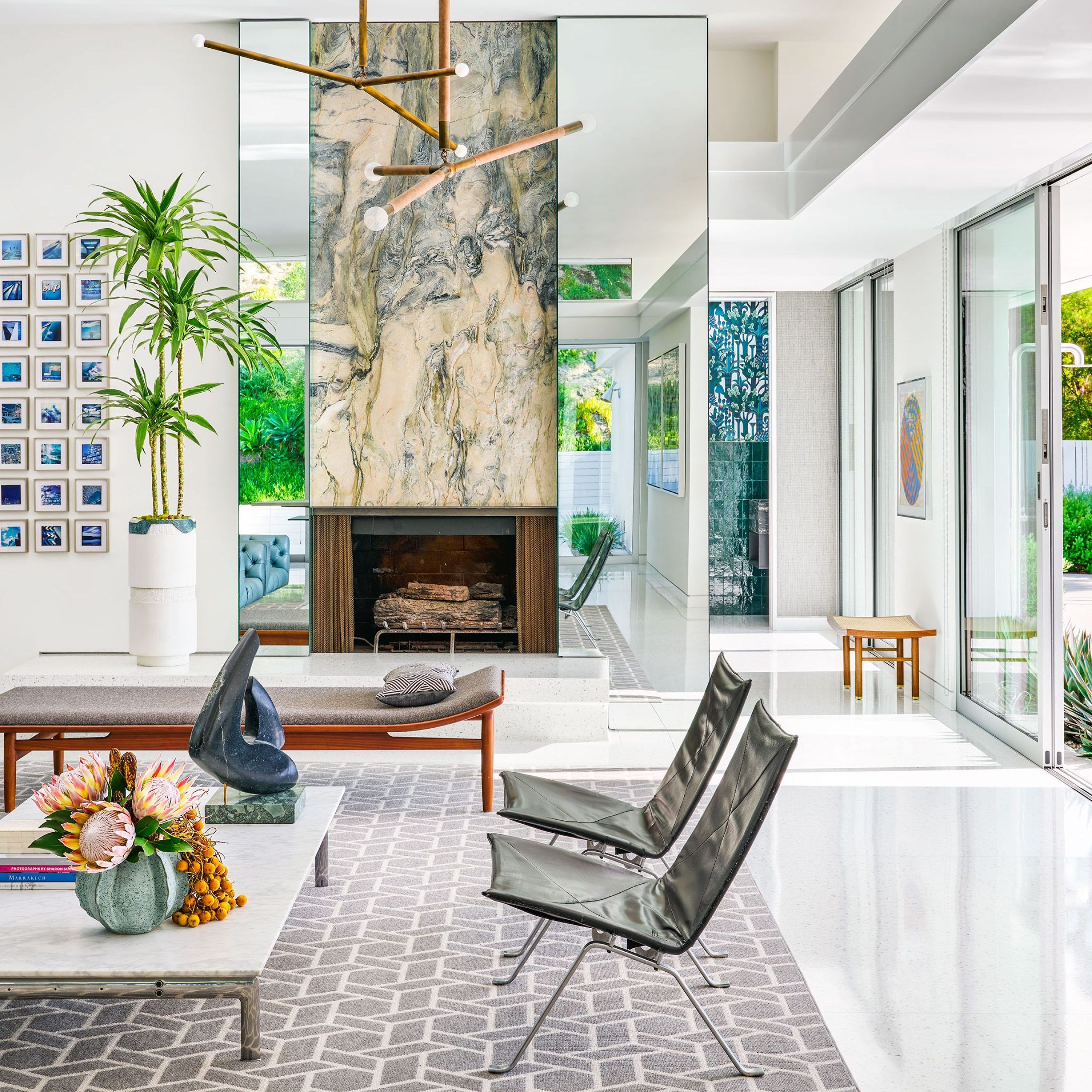 45+ Irresistibly Stylish Midcentury Modern Living Room Idea Throughout Mid Century Modern Sofas (Photo 15 of 15)