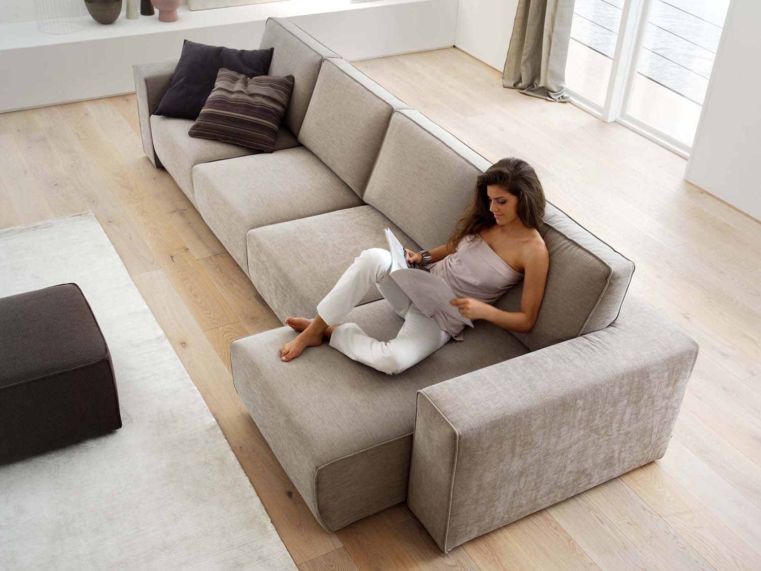 Attitude Sofa With Pull Out Seat | Diotti With Regard To Sofas With Ottomans (Photo 9 of 15)