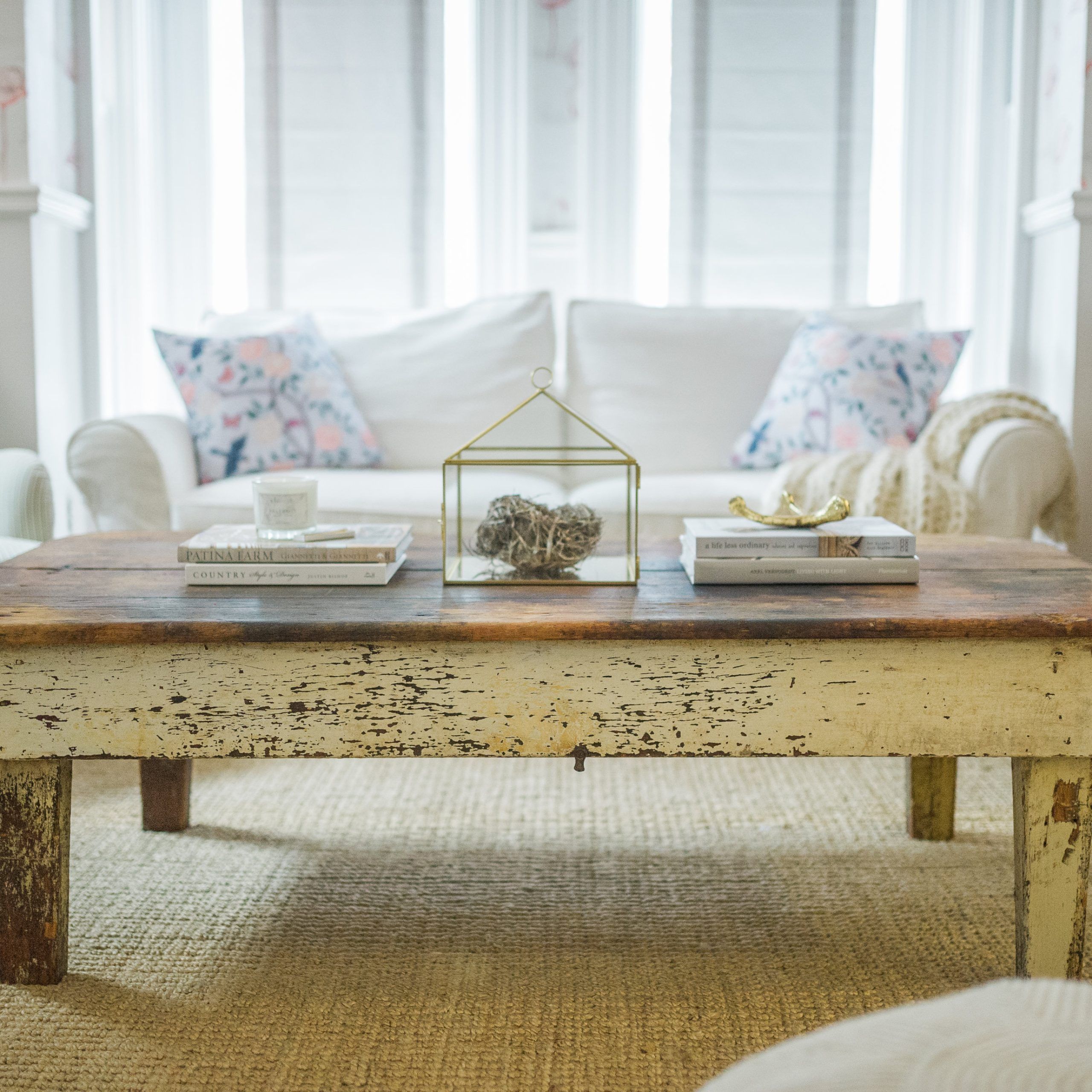 Diy Farmhouse Coffee Table – The Leslie Style With Living Room Farmhouse Coffee Tables (View 7 of 15)