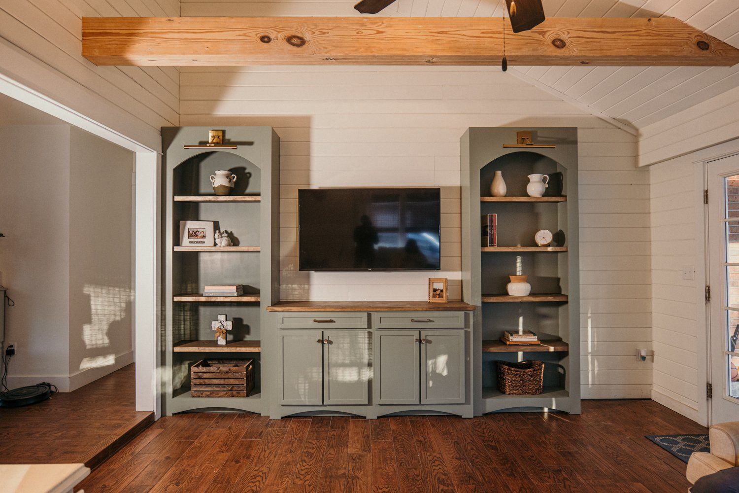 Modern Farmhouse Entertainment Center Built Ins – With Build Plans —  Woodbrew In Farmhouse Media Entertainment Centers (View 10 of 15)