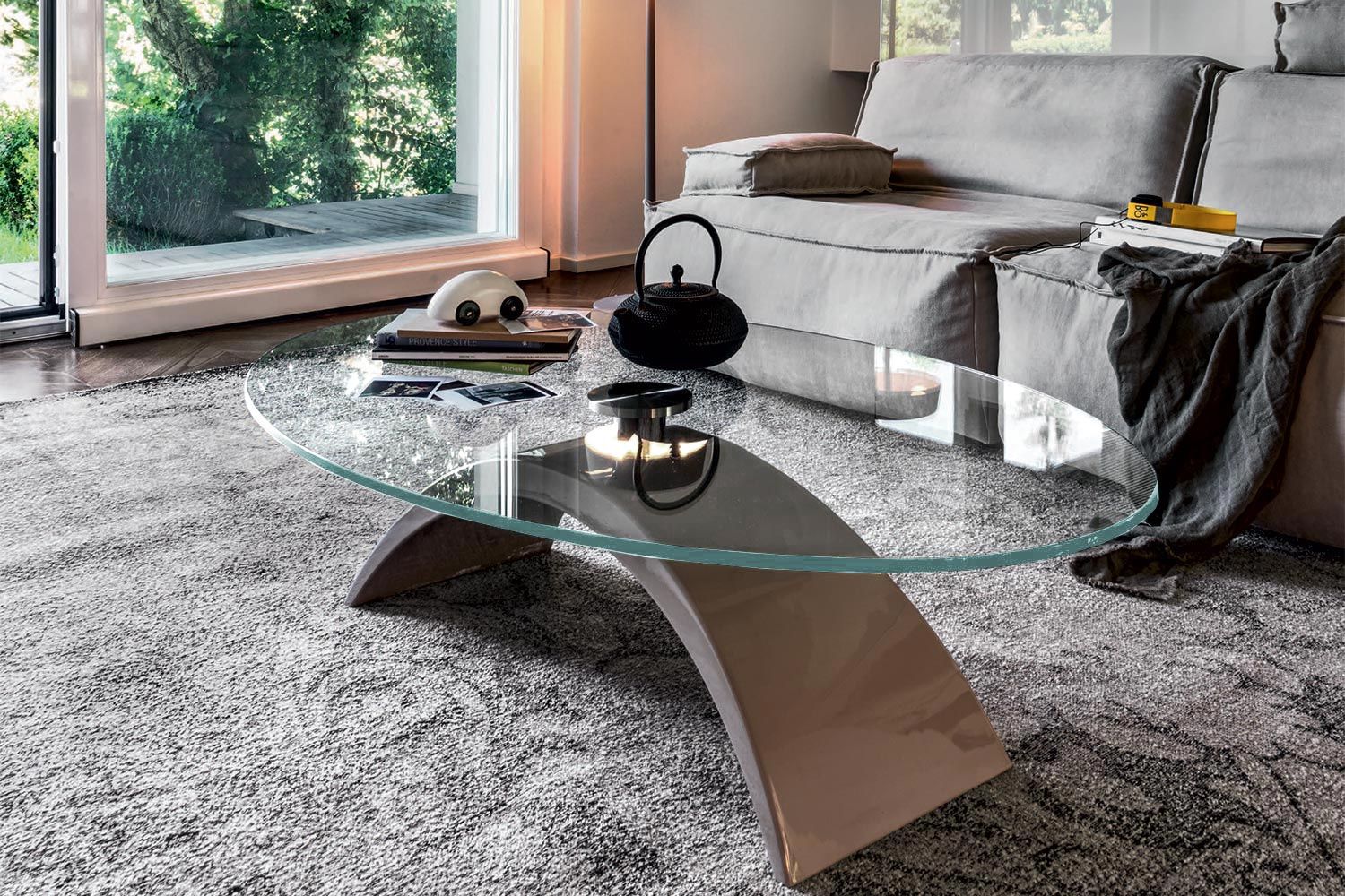Tudor Oval Coffee Tabletonin Casa • Room Service 360° In Tempered Glass Oval Side Tables (Photo 14 of 15)