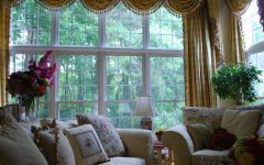 Traditional Living Room Curtain Ideas